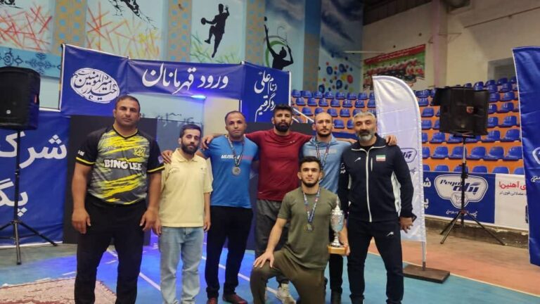 کردستان نایب قهرمان کشتی پهلوانی کارگران کشور شد