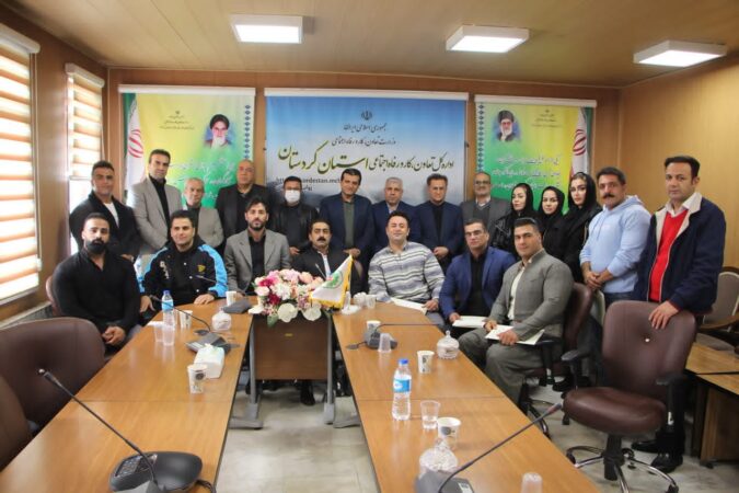 تجلیل سرپرست توانمند هیات ورزش کارگری از مدال اوران کاراته و پرس سینه