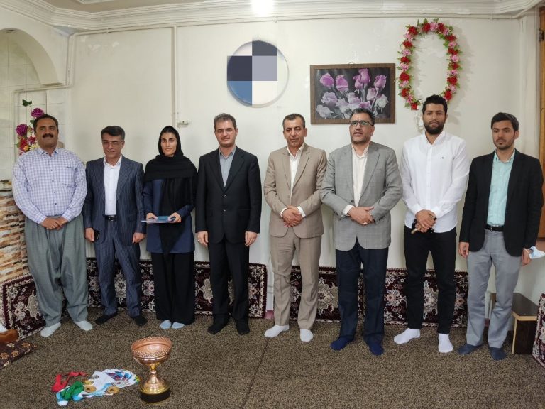تجلیل استاندار و مدیر کل ورزش کردستان از بانوی دونده