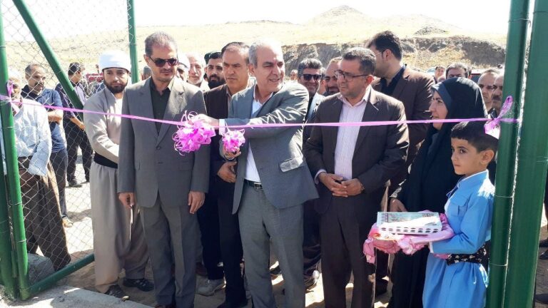 زمین چمن مصنوعی روستای چاپان از توابع شهرستان سقز افتتاح شد