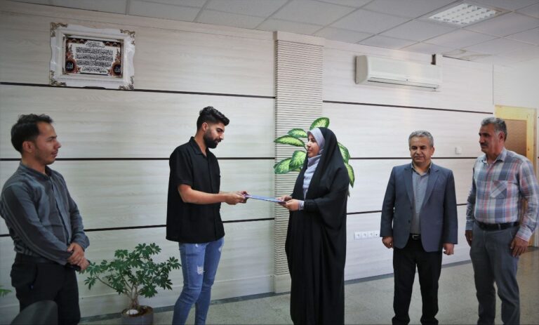 تجلیل از فوتبالیست کردستانی عضو تیم ملی فوتبال ناشنوایان و کم شنوایان کشور