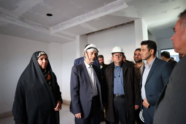 بازدید وزیر ورزش از هتل ورزش سقز در نخستین روز سفر به کردستان/ دستور برای حمایت از ورزشکاران جانباز و توان یاب بانه ای