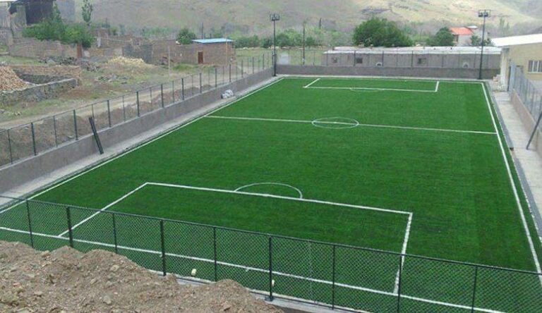 ۱۶ روستای سقز صاحب زمین ورزشی چمن مصنوعی خواهند شد