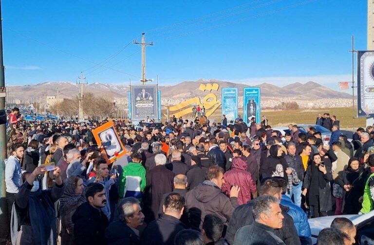 مراسم تشییع پیکر و خاکسپاری فریار امینی پور قهرمان کردستانی برگزار شد
