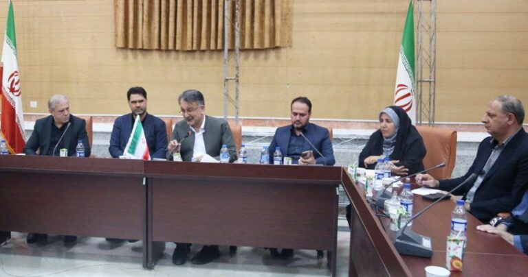  برگزاری نشست صمیمی معاون وزیر ورزش و جوانان با روسا و نواب روسای هیات های ورزشی شهرستان بانه