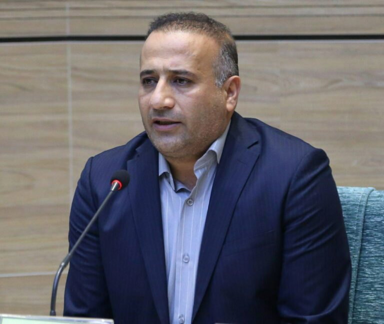 رییس مخلوع میز را رها کرد!/ رییس رد صلاحیت شده هیات فوتبال کردستان استعفا داد!/ هر چند قابل پیش بینی بود!