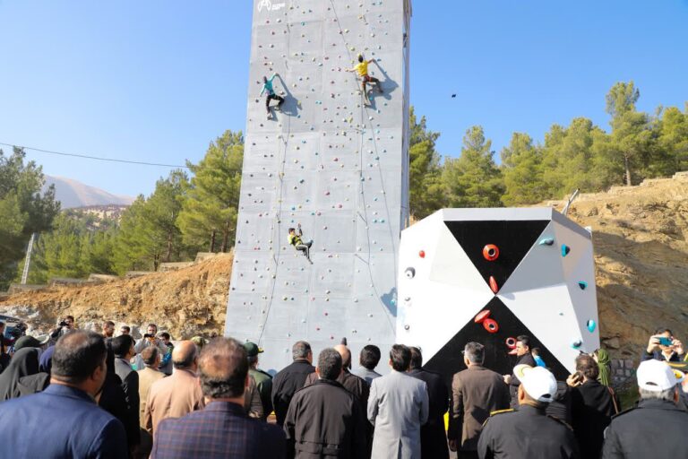 بزرگترین دیواره صخره نوردی غرب کشور در سنندج افتتاح شد