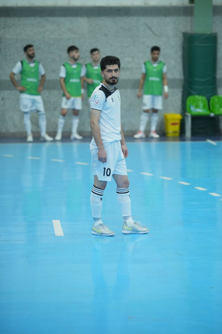 پاریزه ر حق کردستان را در فوتسال ایران می گیرد