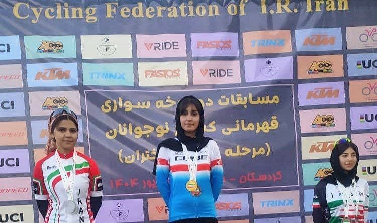 پایان مسابقات دوچرخه‌سواری دختران قهرمانی نوجوانان کشور در سقز/ دوچرخه سوار کردستانی ۱ مدال طلا و ۱ برنز را کسب کرد