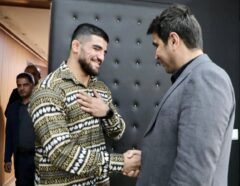 تقدیر استاندار کردستان از محمدمبین عظیمی کشتی‌گیر آزادکار پُرافتخار استان