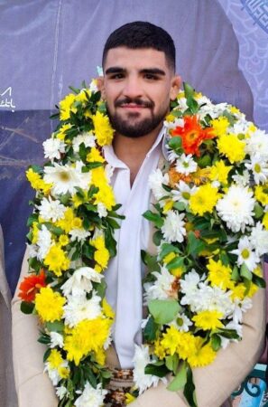 سنگ تمام مردم سقز برای مبین قهرمان