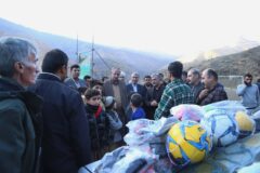 کلنگ احداث زمین چمن مصنوعی مینی فوتبال روستای گلین بر زمین زده شد