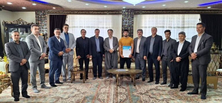 پایگاه قهرمانی کشتی در سقز کلید می‌خورد