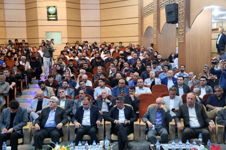 تجلیل از افتخارآفرینان ورزش کردستان/تاکید مسولان بر تکمیل پروژه های نیمه تمام و حمایت از قهرمانان
