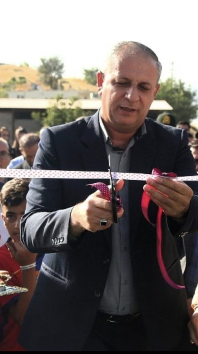 خاکی به دنبال گلستان کردن ویرانه!